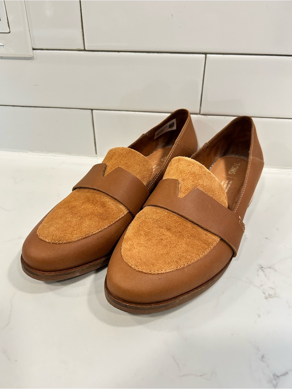 Tom’s Estelle Women’s Leather & Suede Loafer Size 9.5 Tan